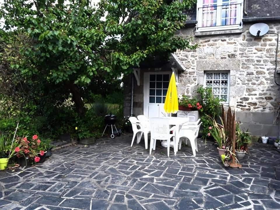 Ker Jerome - Traditional Stone Breton Cottage Near To Dinan Trelivan Exterior photo